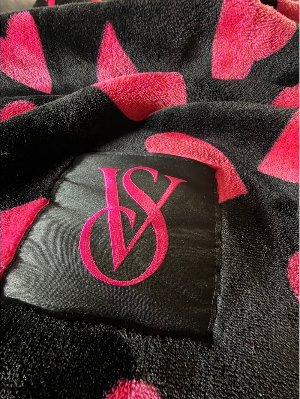 Victoria's Secret Sherpa Blanket 50x60 inches with Pink Heart Pattern 50x60 inch